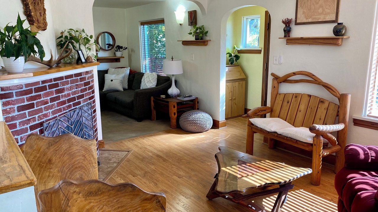 Photo of Livingroom in Rose Park