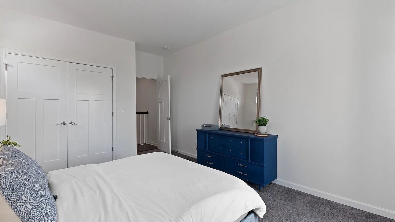 Photo of Bedroom in Fountain Square