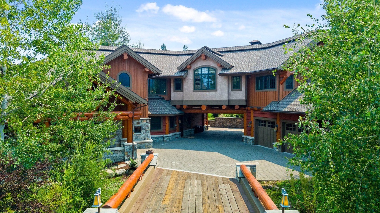 Photo of Outdoor in Tamarack