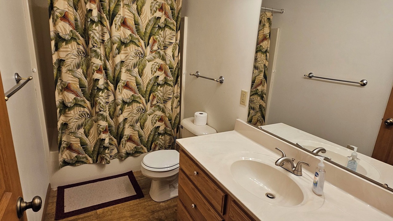 Photo of Bathroom in Lakeview