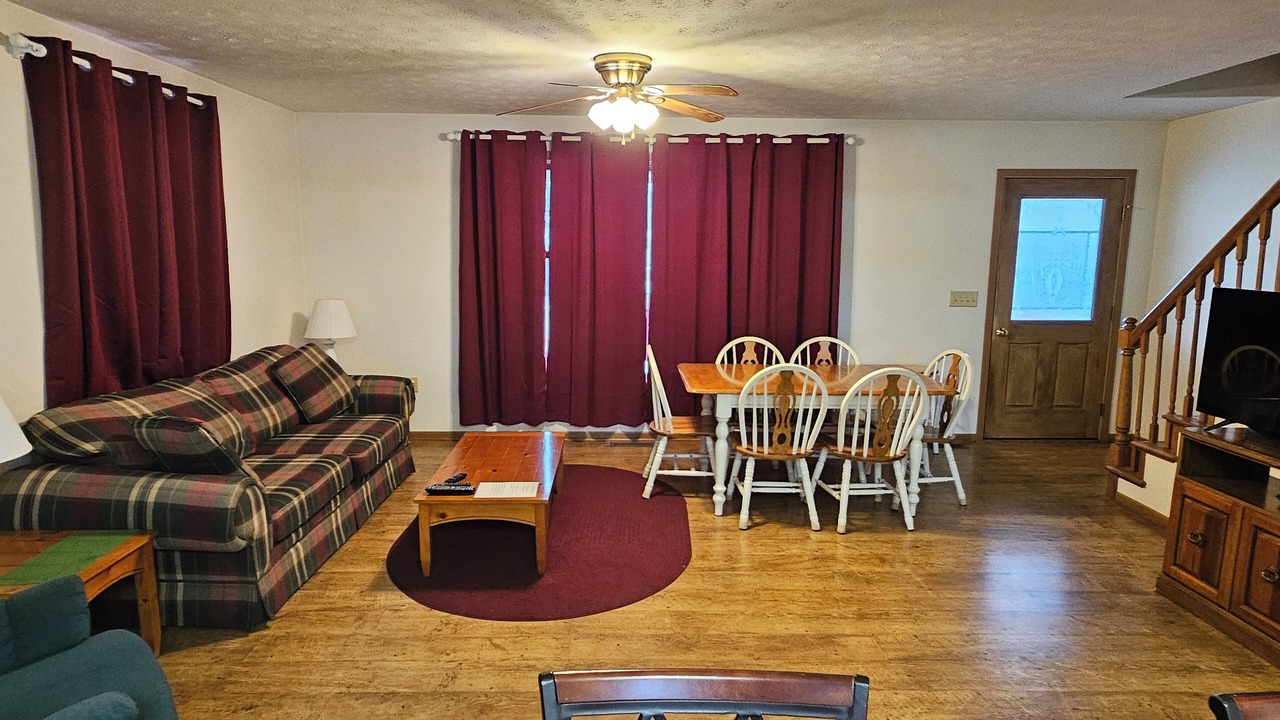 Photo of Livingroom in Lakeview