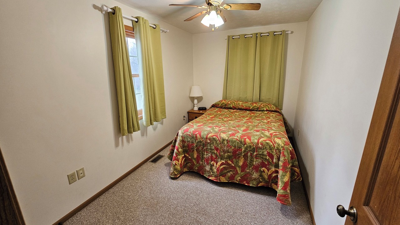Photo of Bedroom in Lakeview