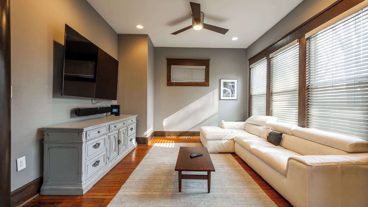 Photo of Livingroom in Near Northside