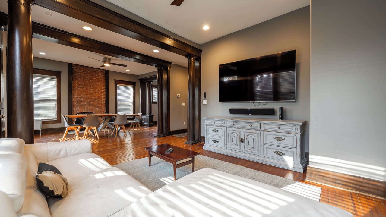 Photo of Livingroom in Near Northside