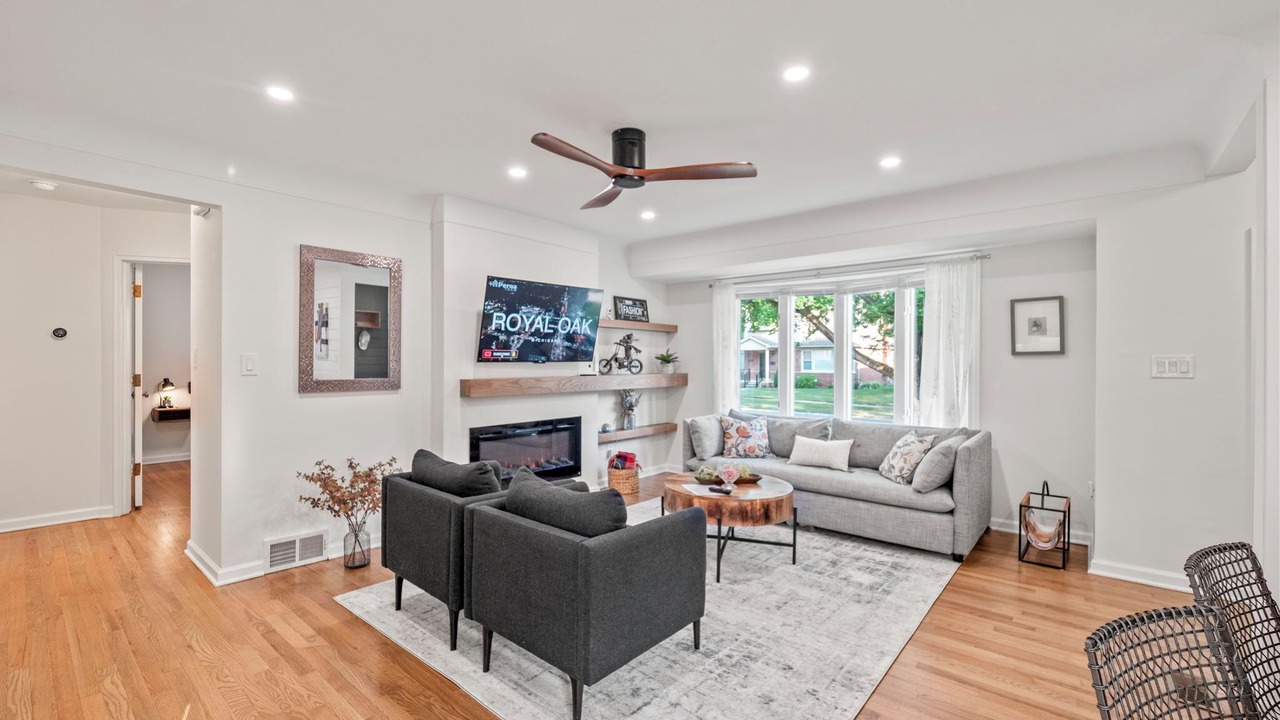 Photo of Livingroom in Royal Oak