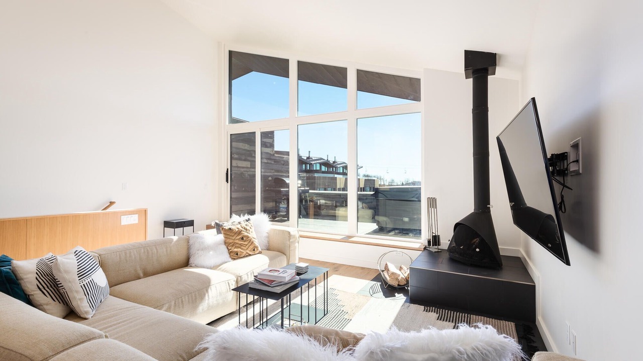 Photo of Livingroom in Eden