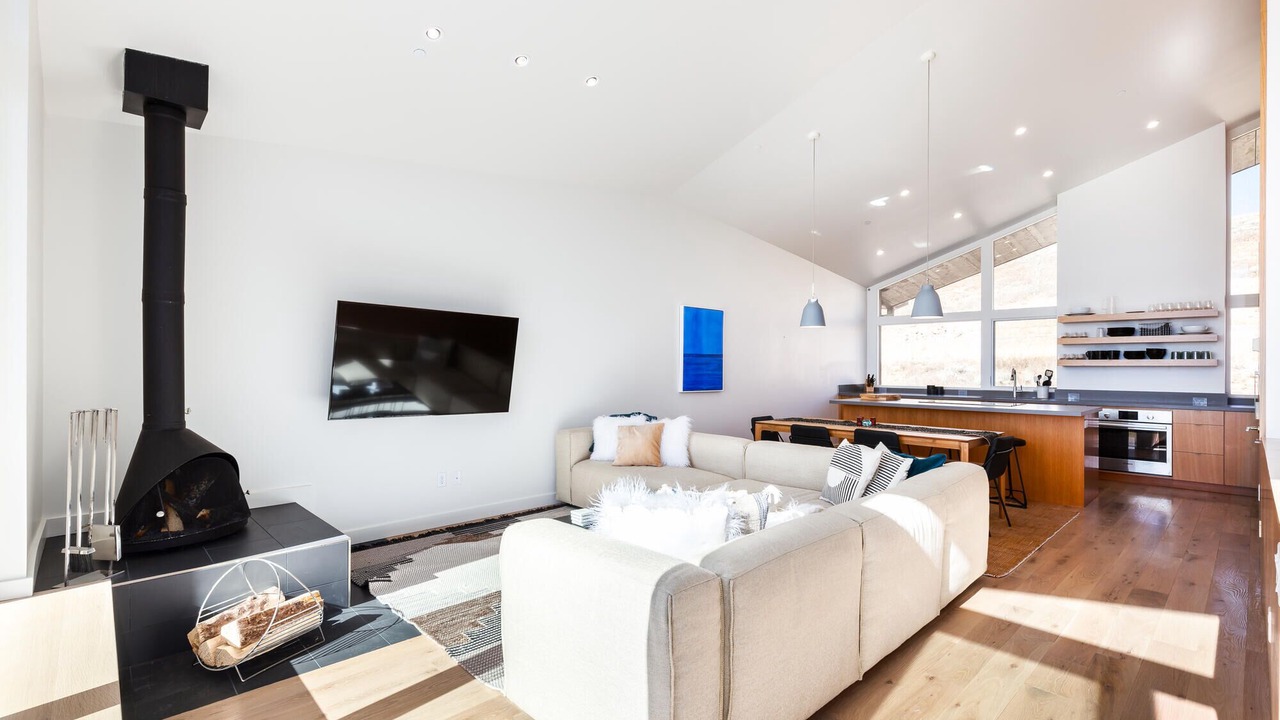 Photo of Livingroom in Eden