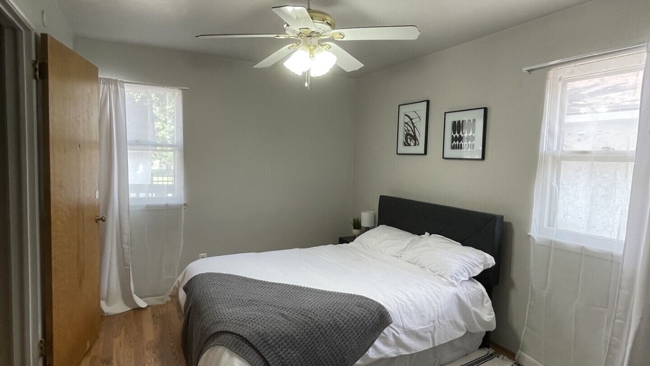 Photo of Bedroom in South Side