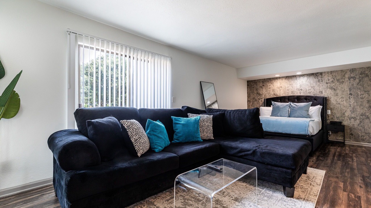 Photo of Livingroom in Braeswood Place
