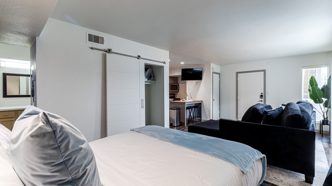 Photo of Bedroom in Braeswood Place