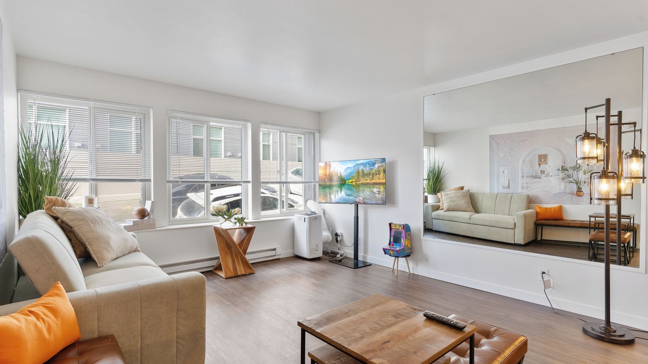 Photo of Livingroom in University District