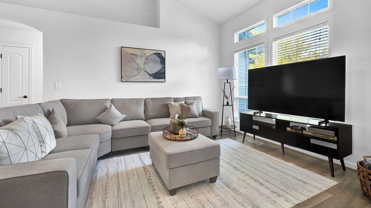 Photo of Livingroom in West Valley