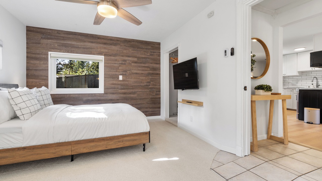 Photo of Bedroom in Mountlake Terrace