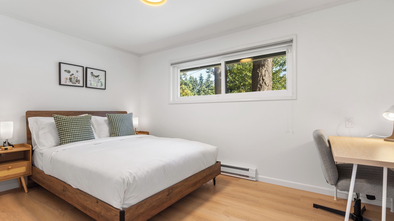 Photo of Bedroom in Mountlake Terrace