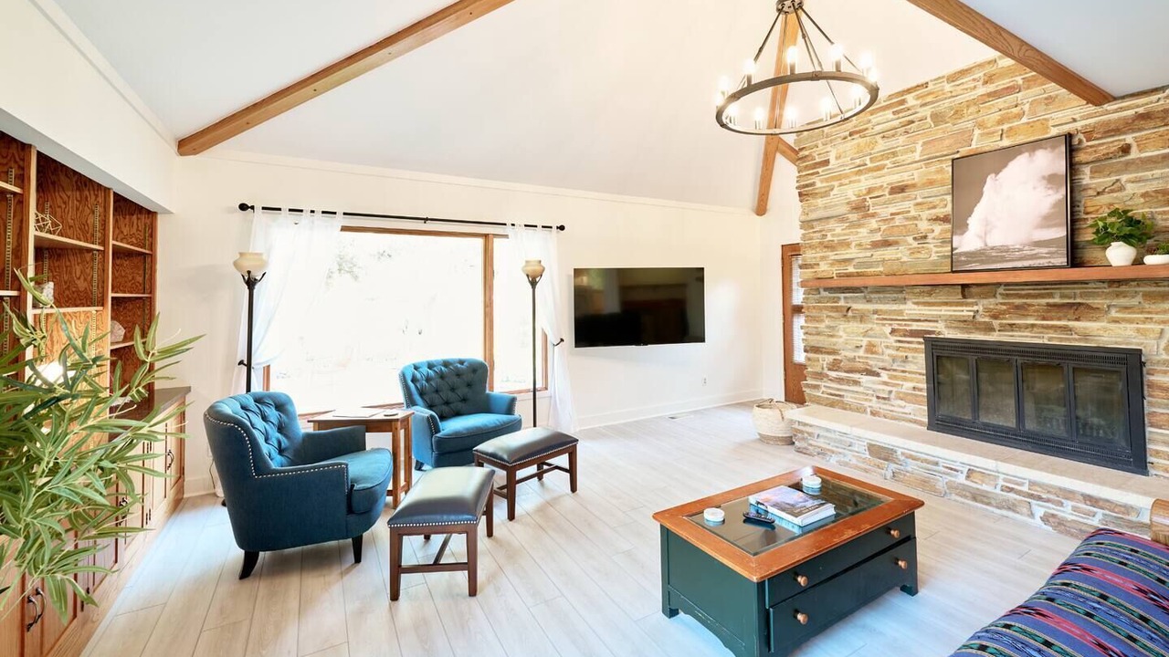 Photo of Livingroom in Sheridan