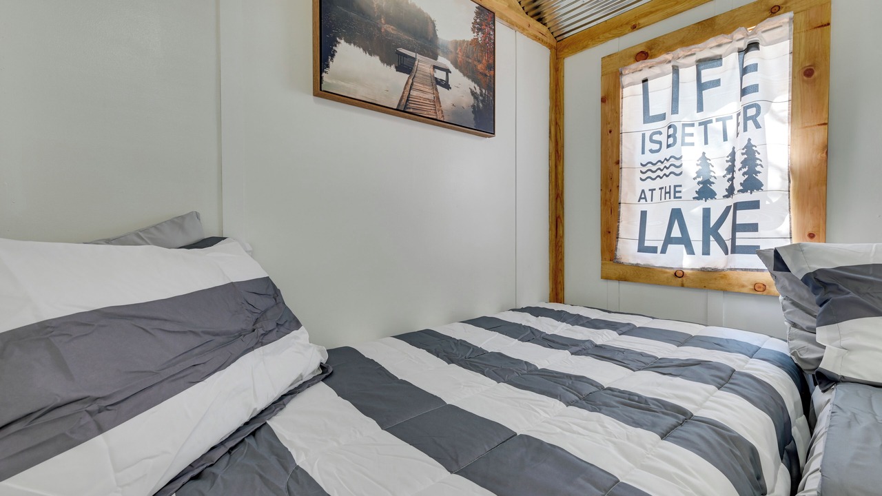Photo of Bedroom in Austinville