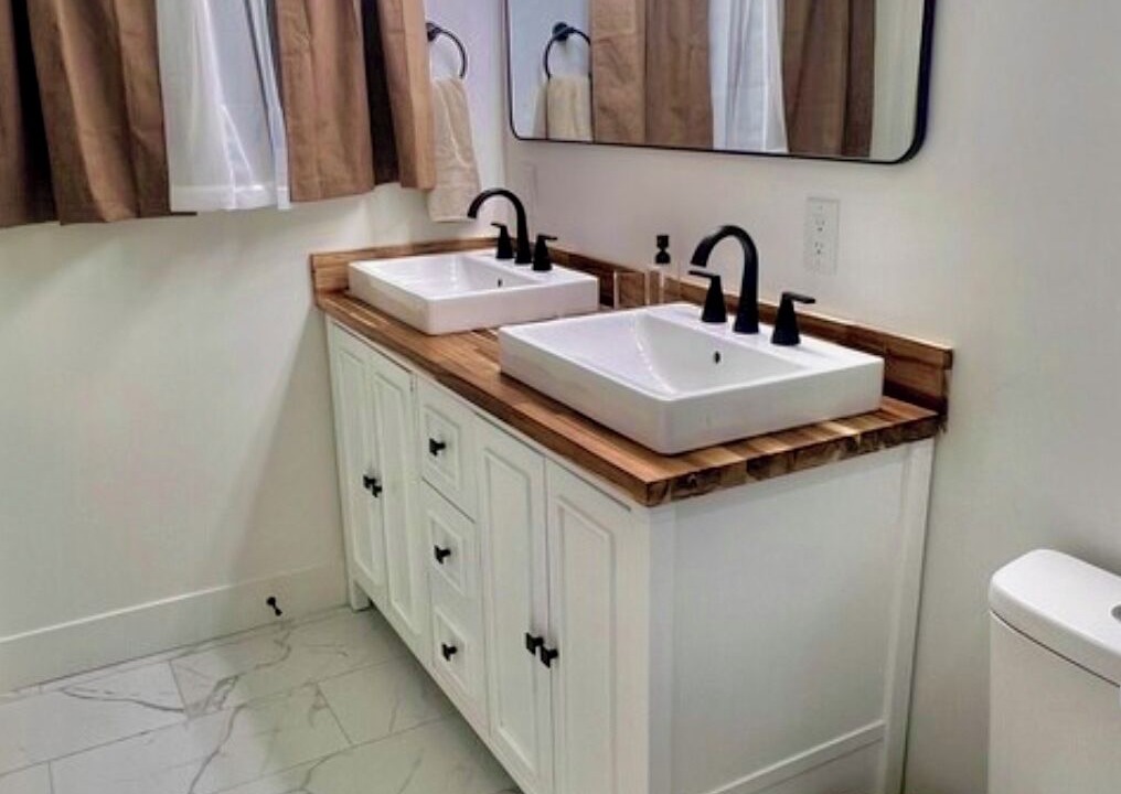 Photo of Bathroom in Lapoint