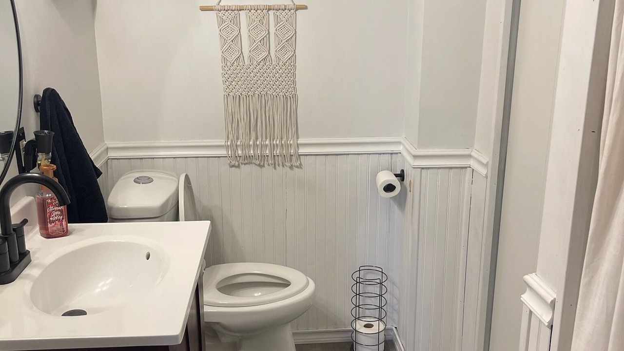 Photo of Bathroom in Hawk Run