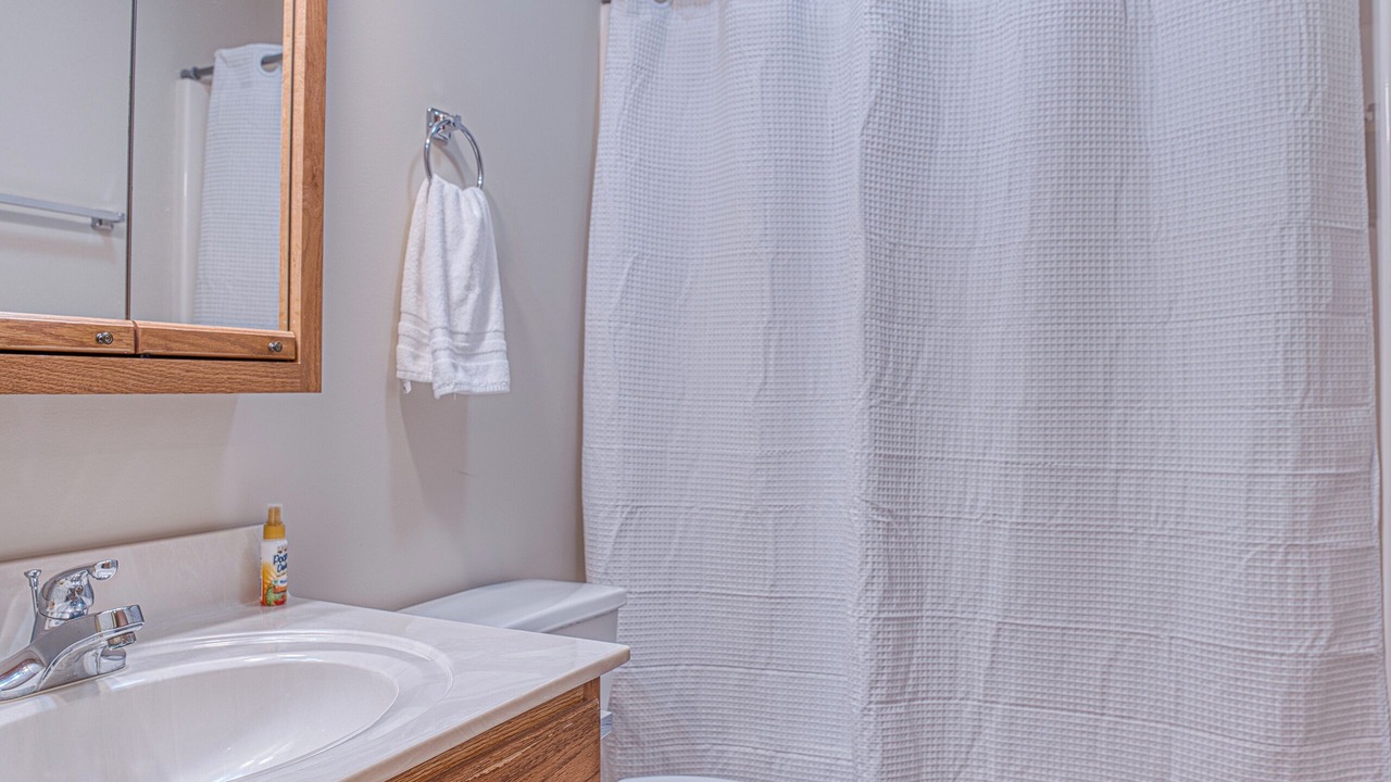 Photo of Bathroom in Newburgh