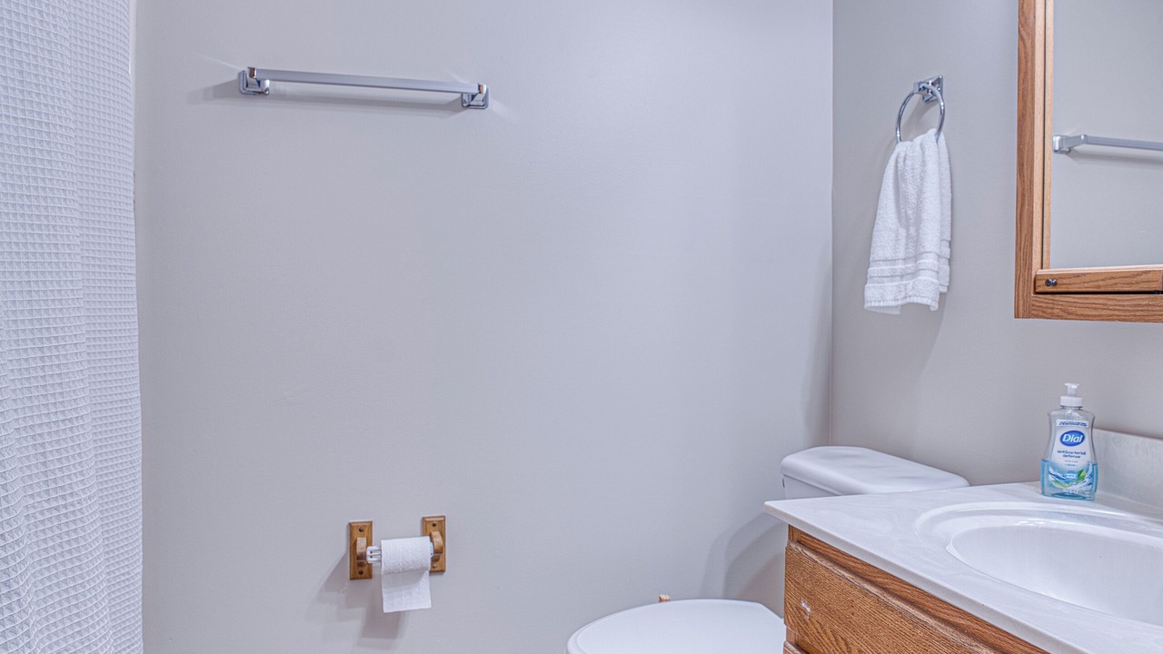 Photo of Bathroom in Newburgh