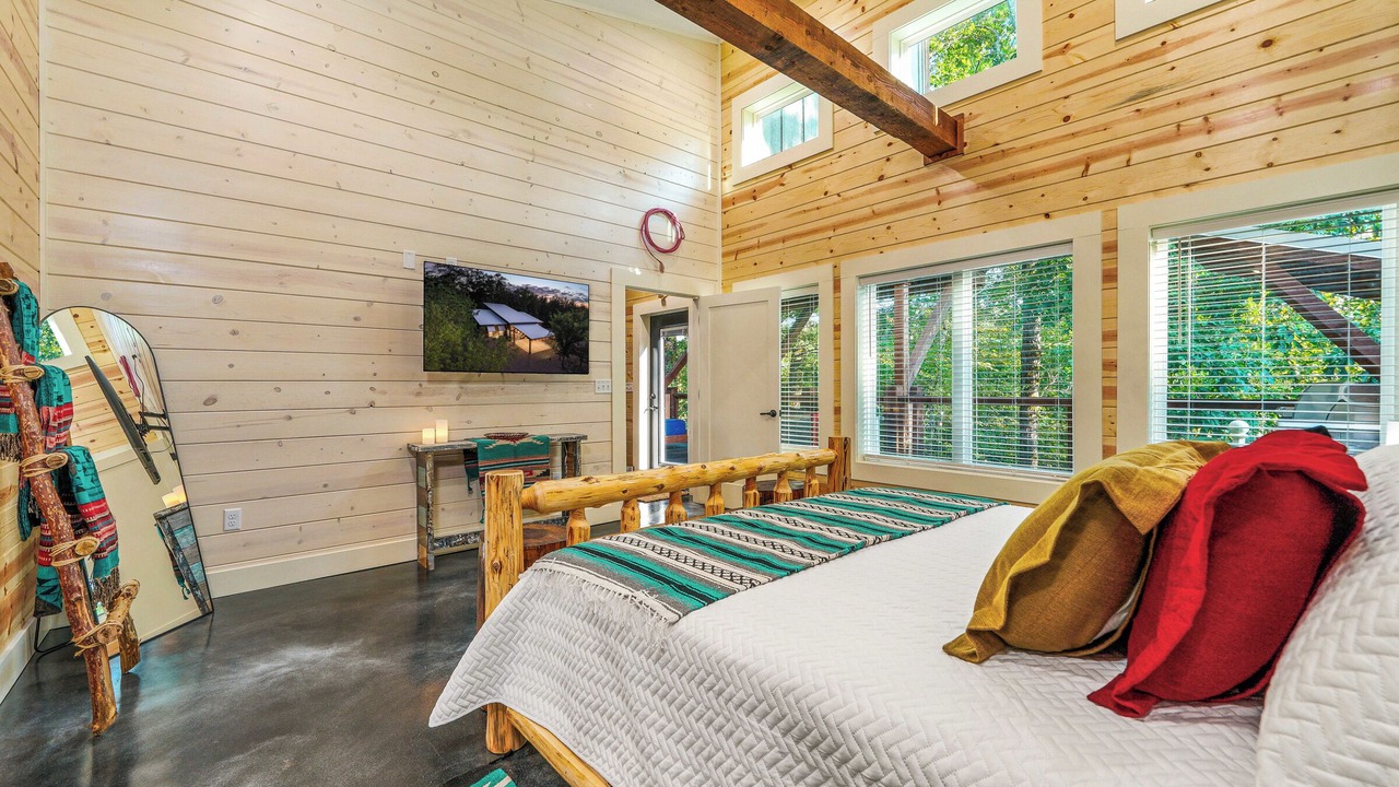 Photo of Bedroom in Golden