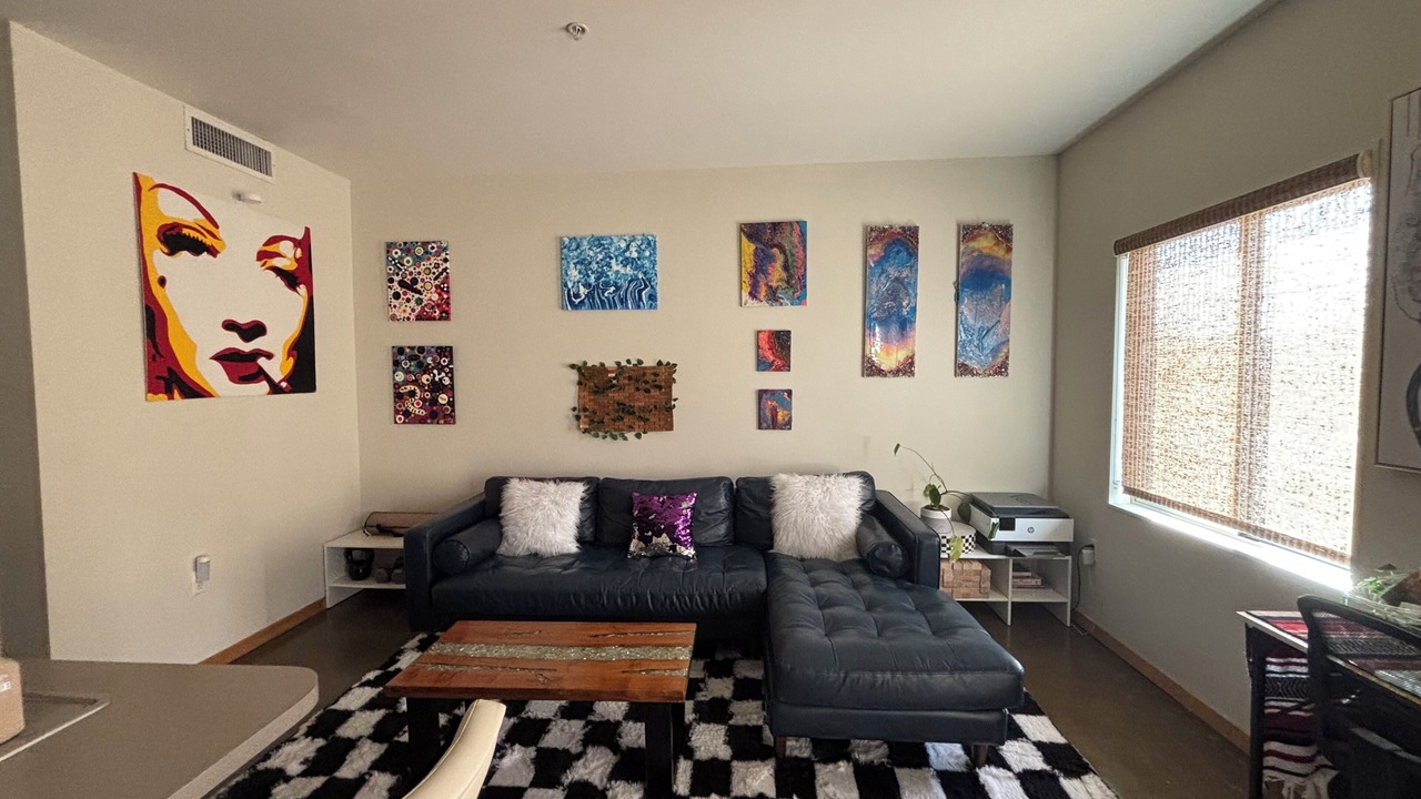 Photo of Livingroom in Midtown
