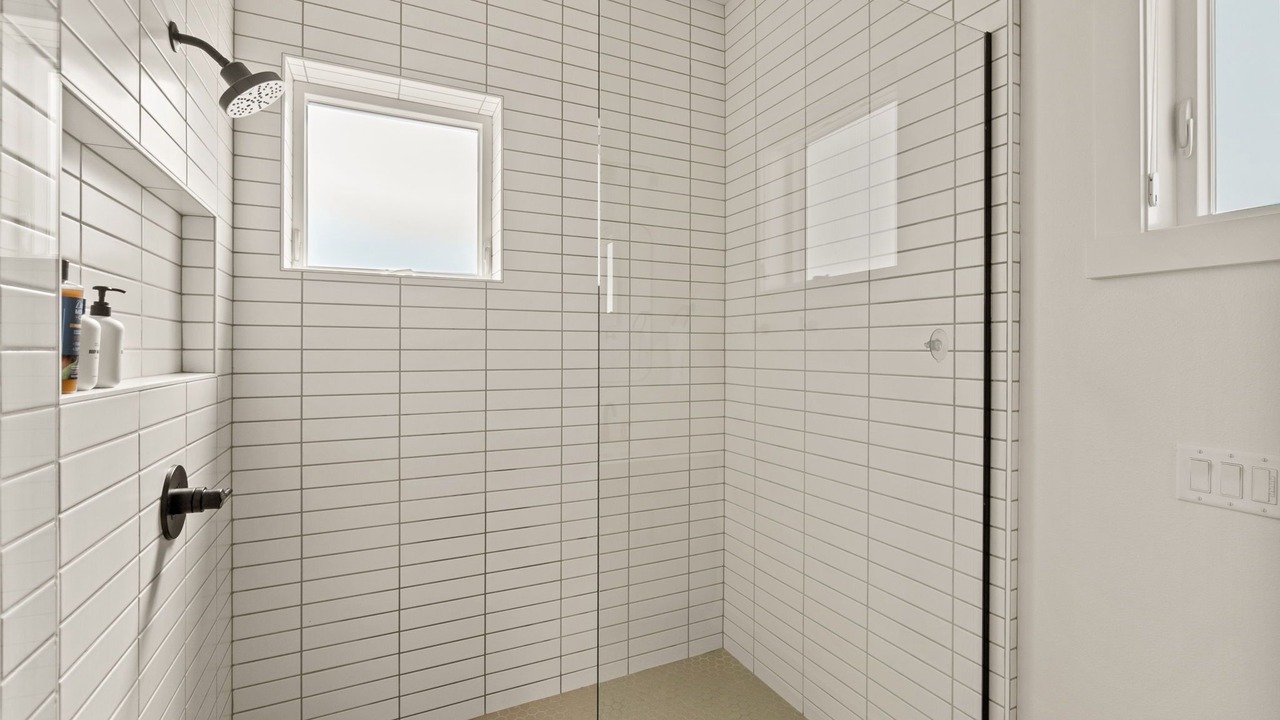 Photo of Bathroom in Powell Butte