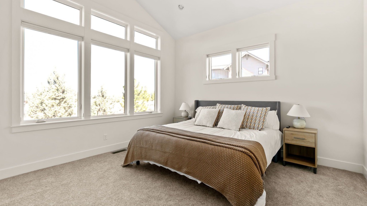 Photo of Bedroom in Powell Butte