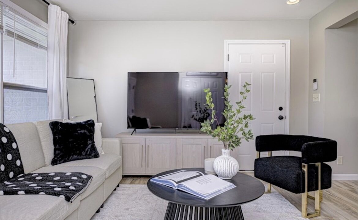 Photo of Livingroom in Lawrence