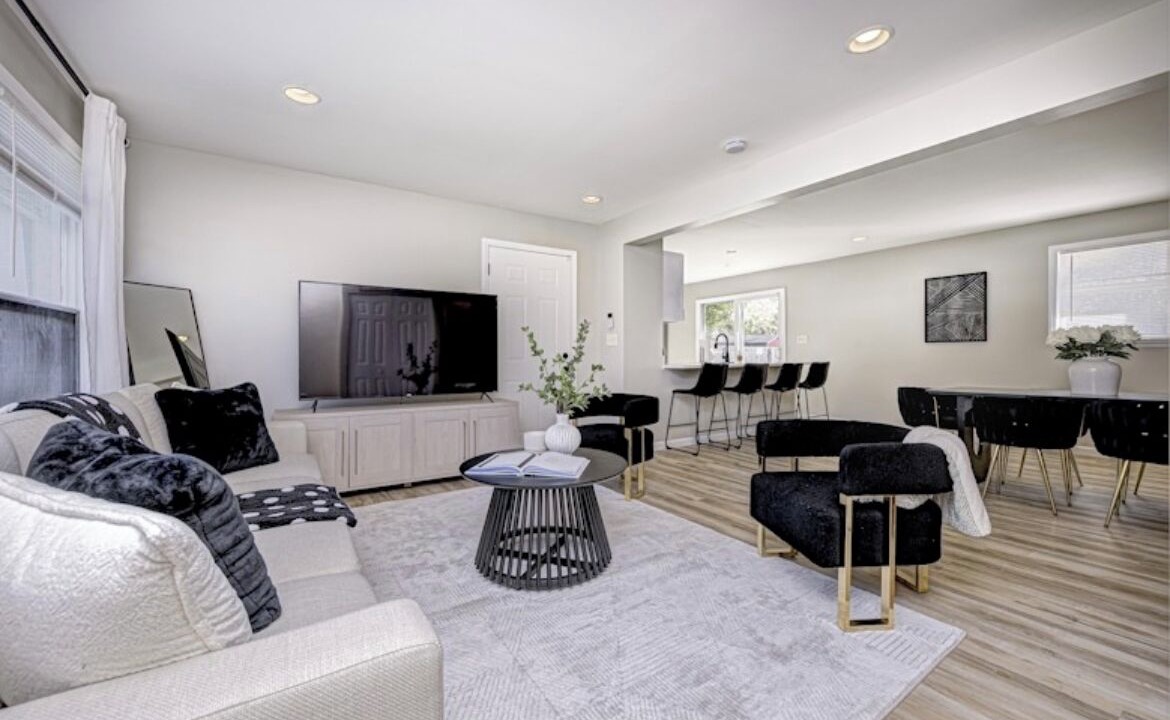 Photo of Livingroom in Lawrence