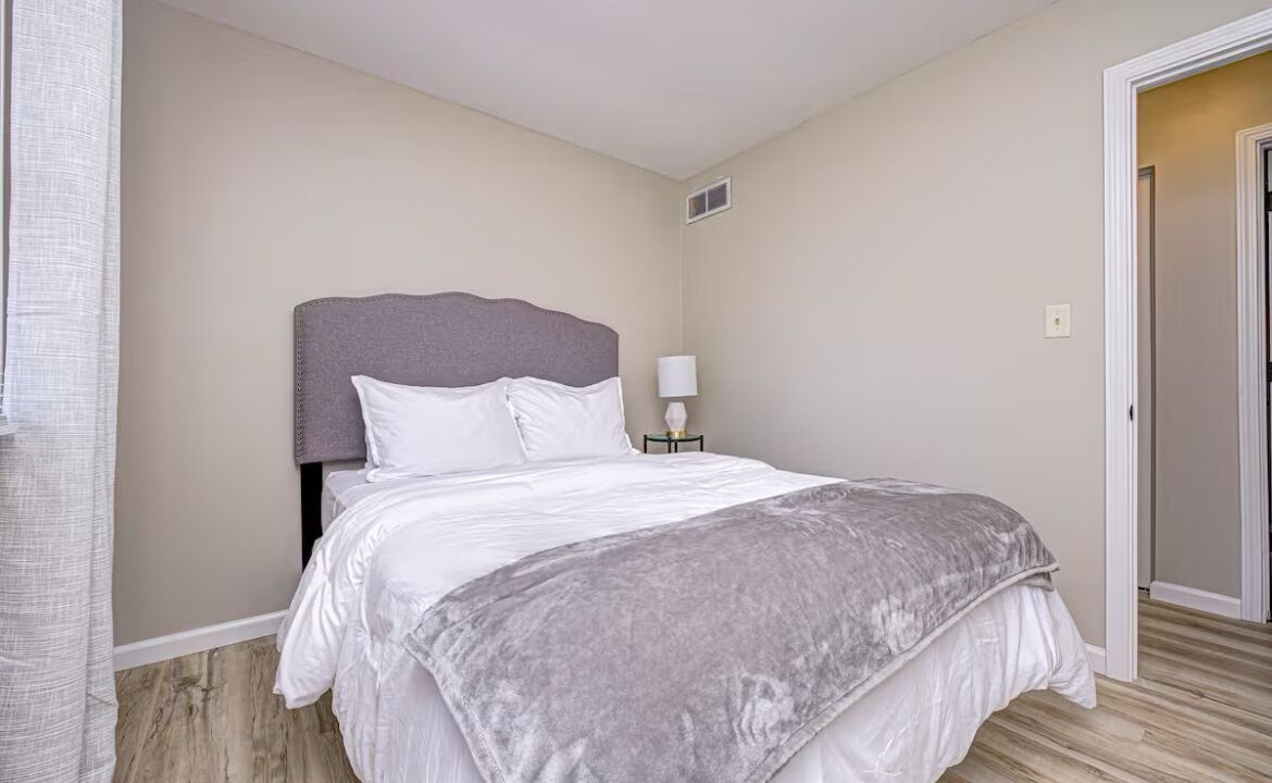 Photo of Bedroom in Lawrence