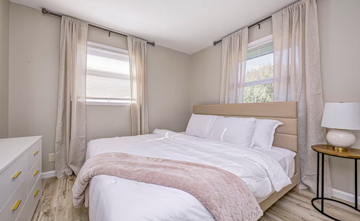 Photo of Bedroom in Lawrence