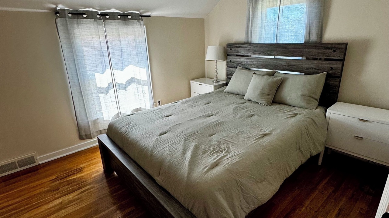Photo of Bedroom in Jamestown