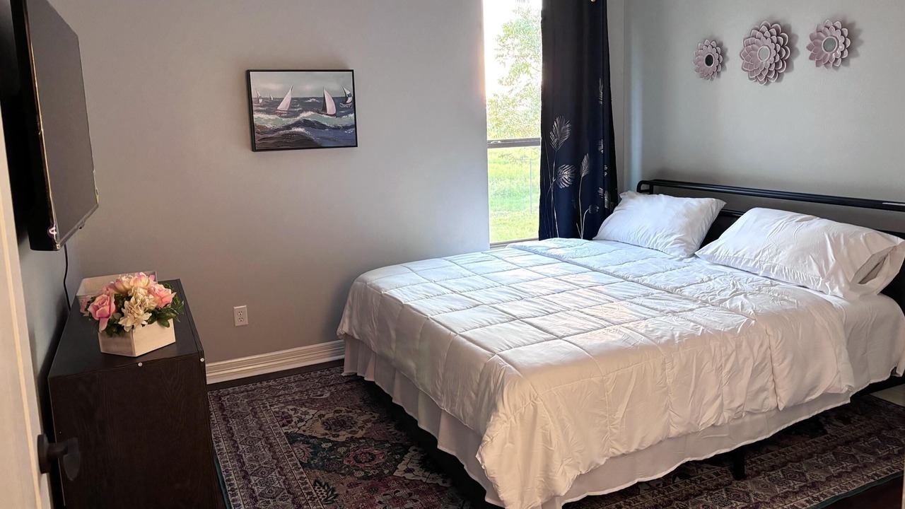 Photo of Bedroom in Sealy