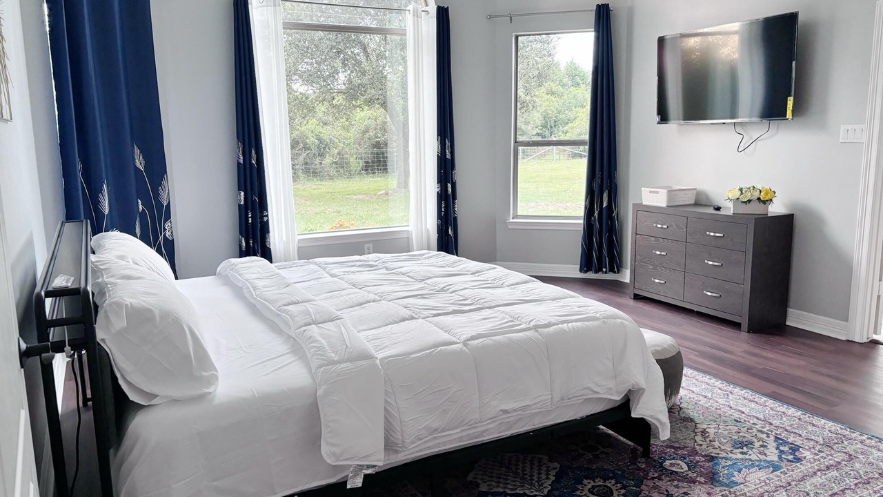 Photo of Bedroom in Sealy