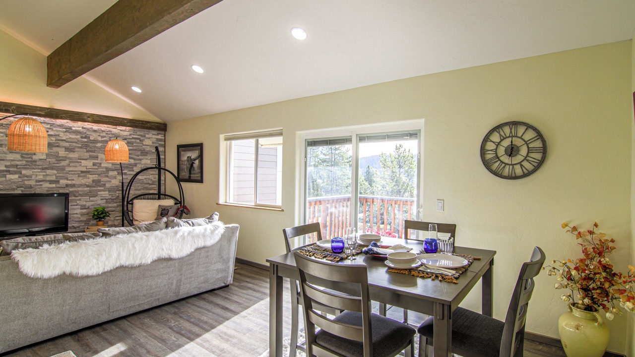 Photo of Livingroom in Big Sky Meadow Village