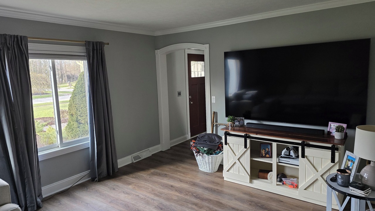 Photo of Livingroom in North Royalton
