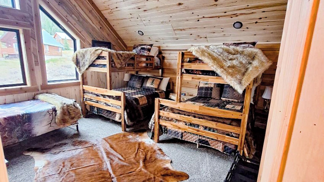 Photo of Bedroom in Island Park