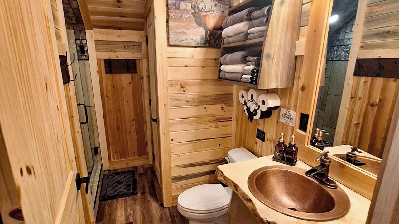 Photo of Bathroom in Island Park