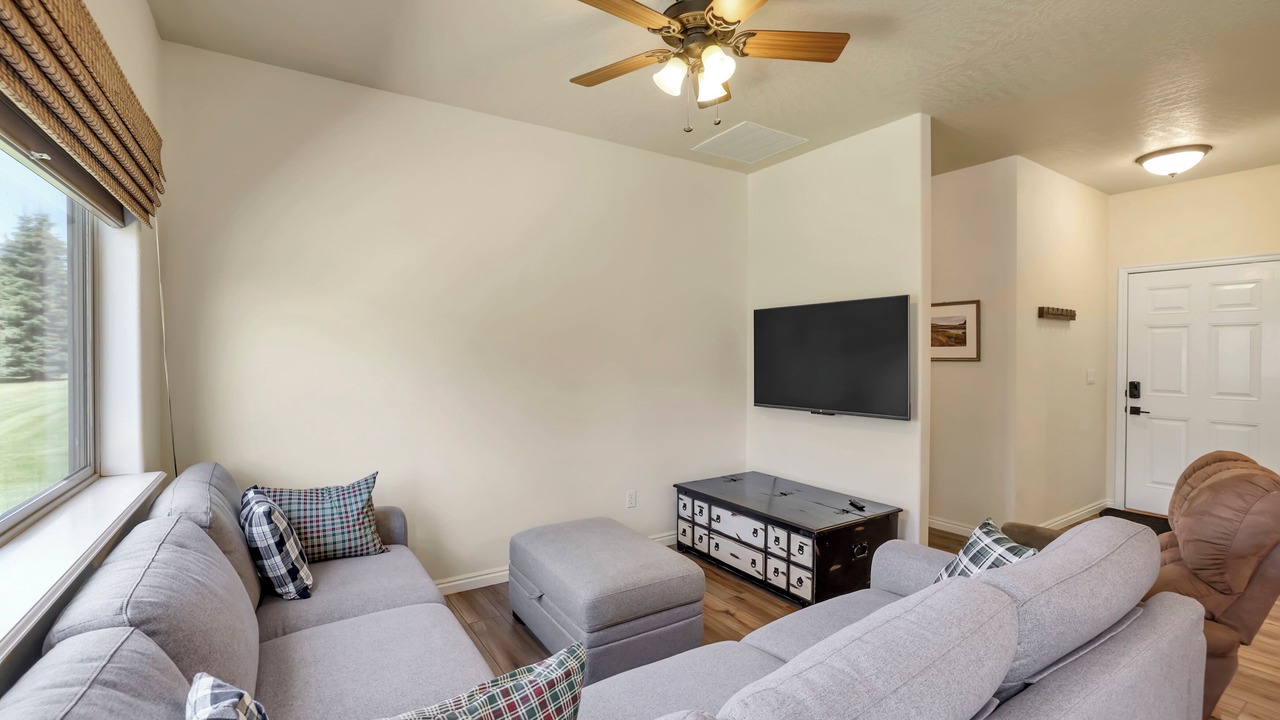 Photo of Livingroom in Donnelly