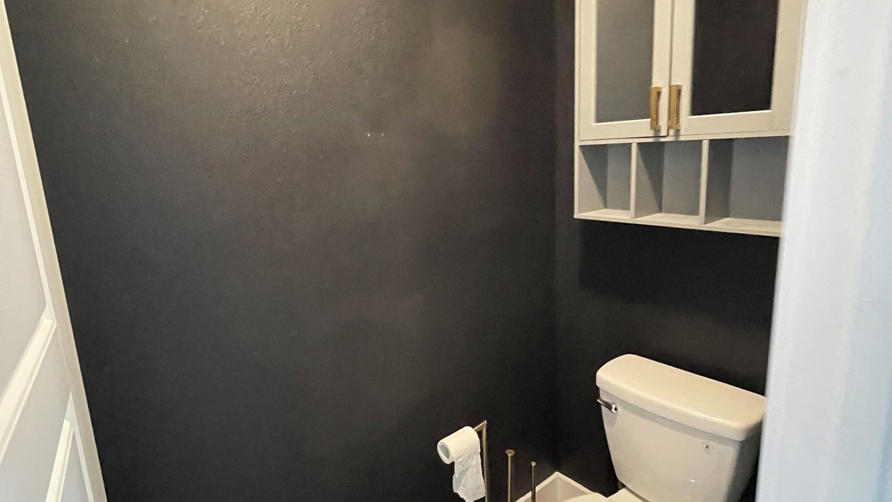 Photo of Bathroom in Kenner - Louis Armstrong International Airport