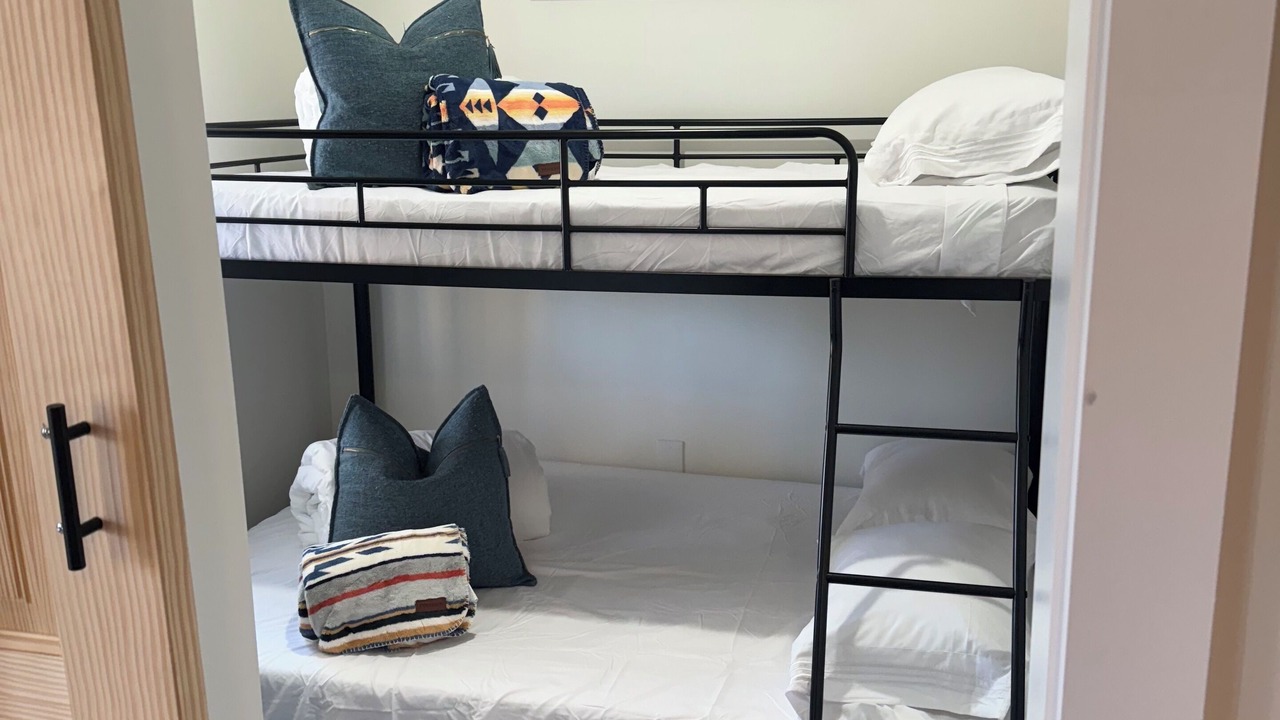 Photo of Bedroom in Evanston