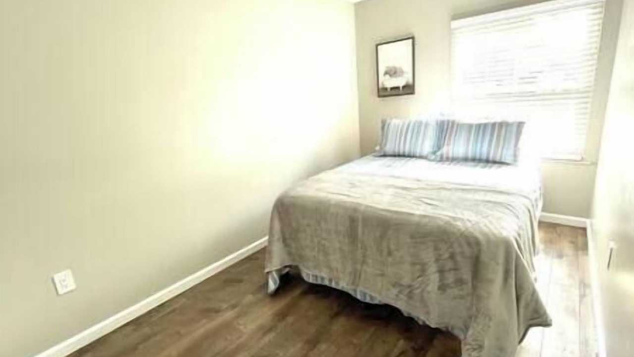 Photo of Bedroom in Summit Station