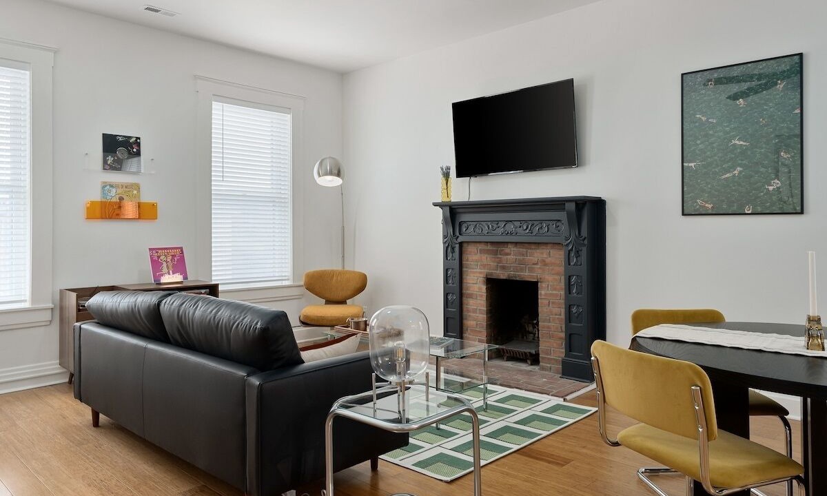 Photo of Livingroom in Olde Towne East