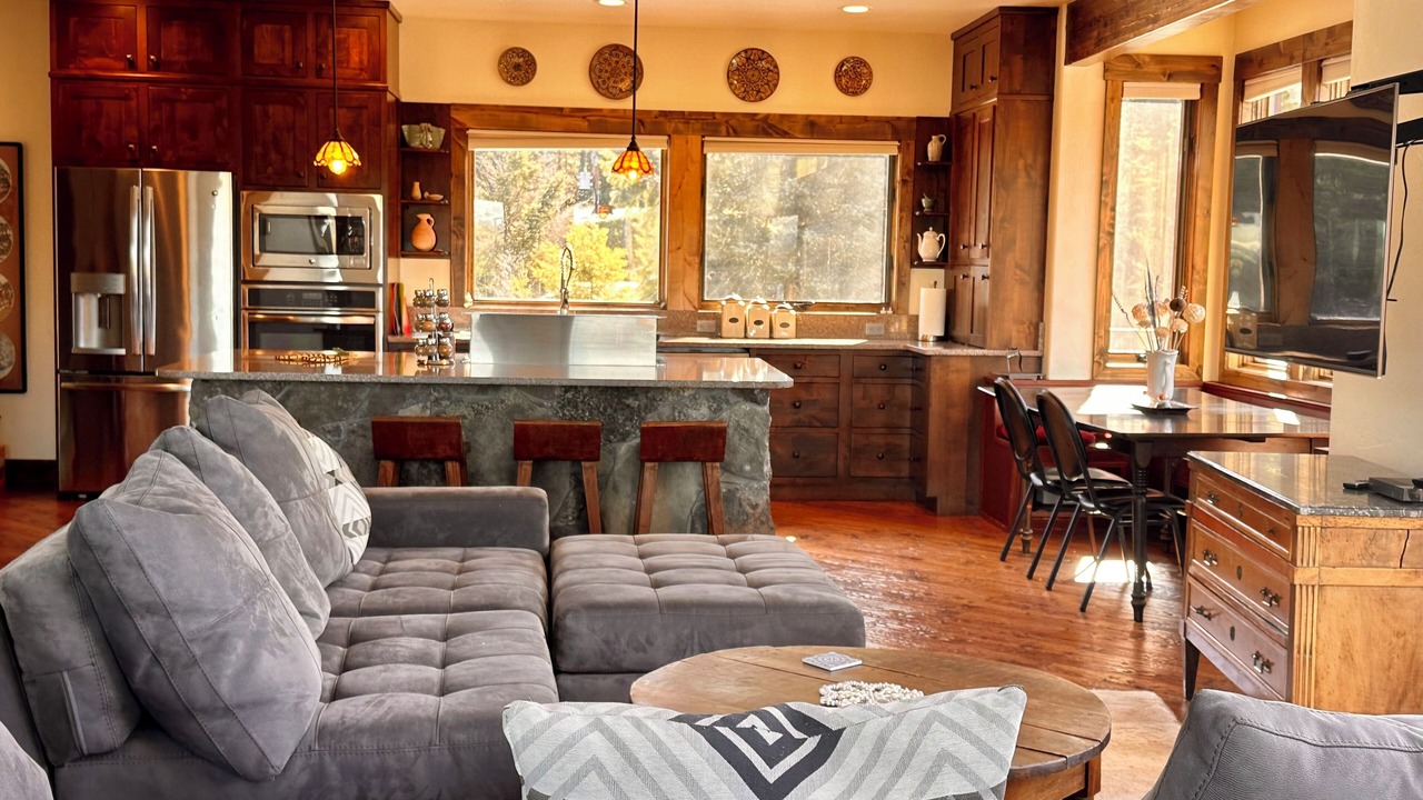 Photo of Livingroom in Martin City