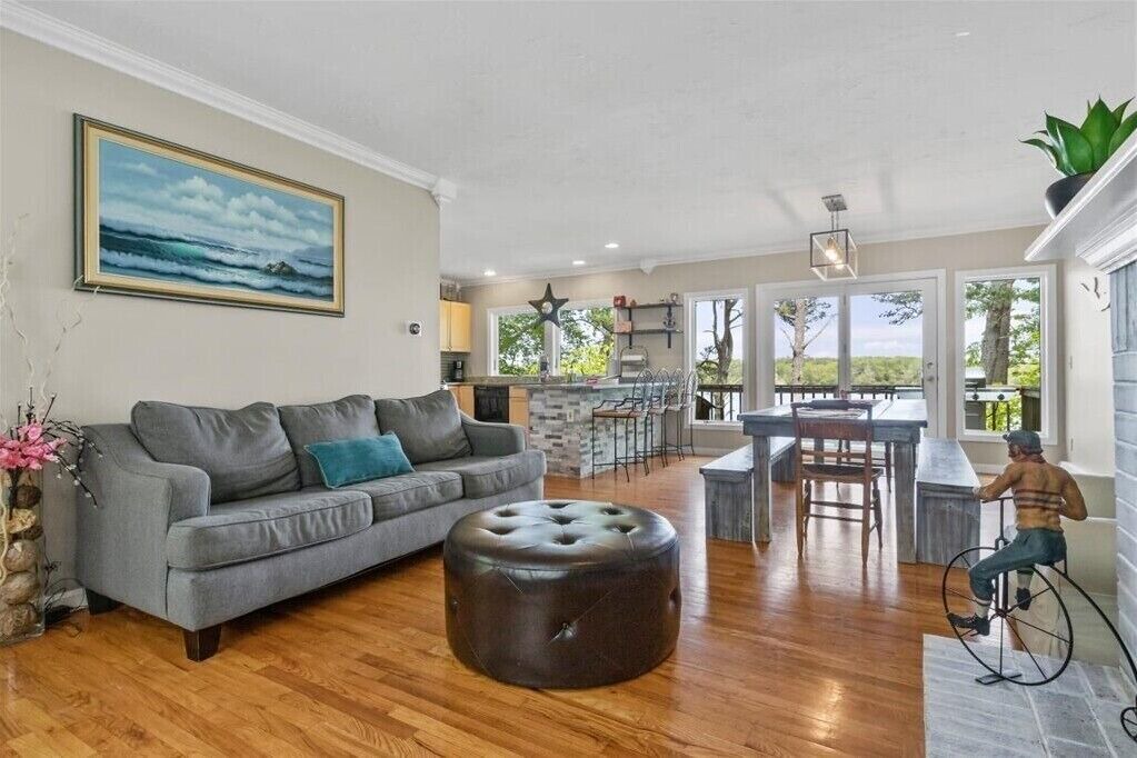 Photo of Livingroom in Cotuit