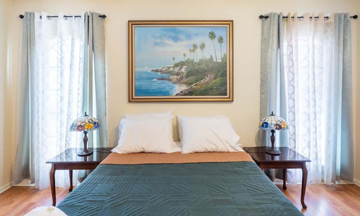 Photo of Bedroom in Medical Center District