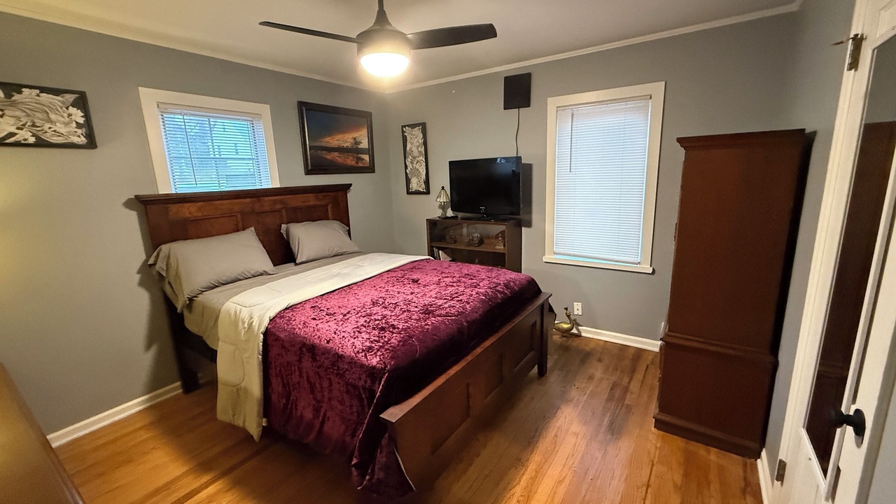 Photo of Bedroom in Aksarben - Elmwood Park