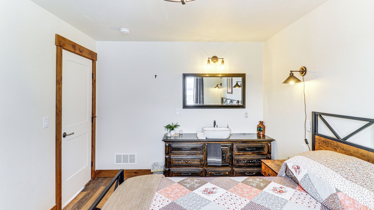 Photo of Bedroom in Northwest Montana - Glacier National Park
