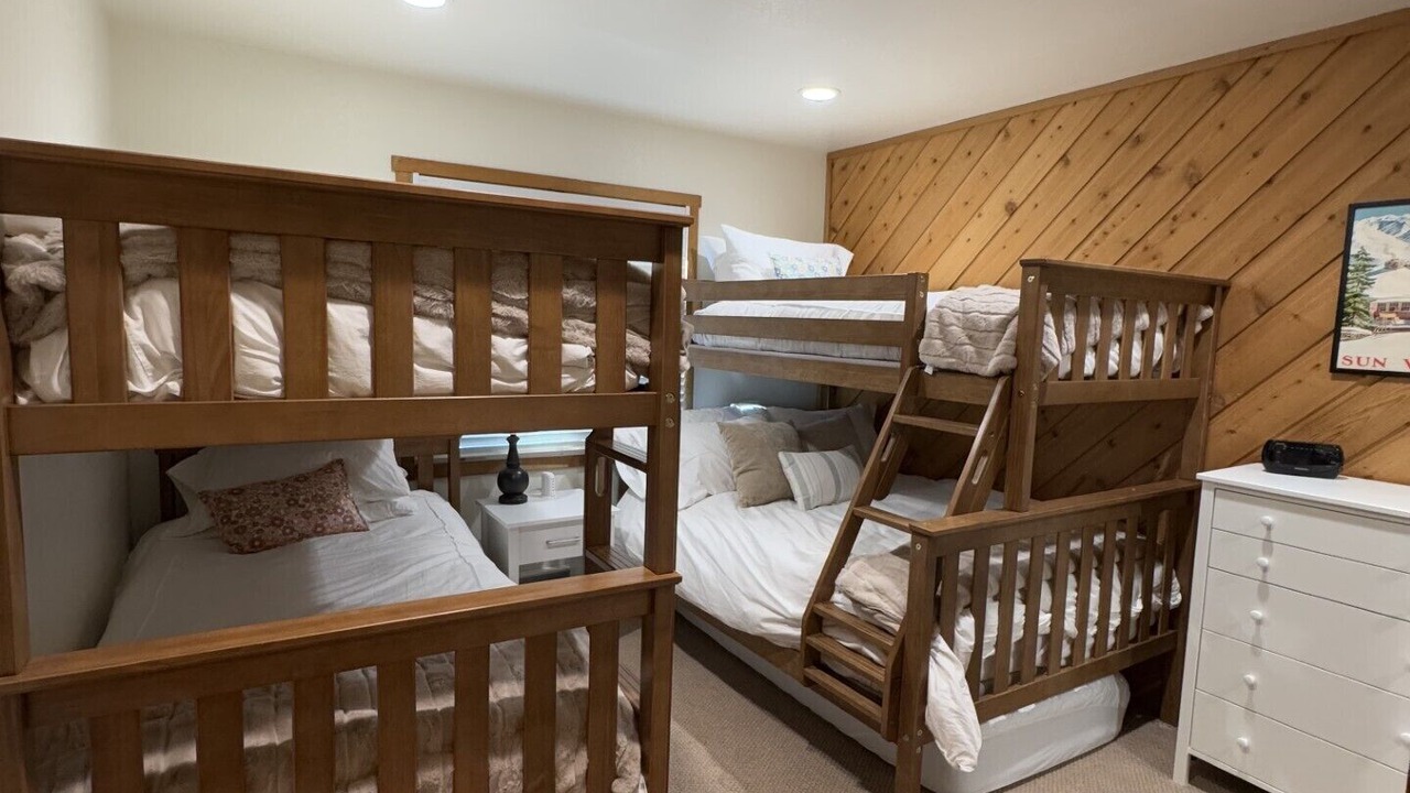 Photo of Bedroom in Elkhorn Village